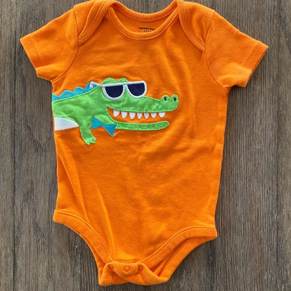 4/$10 Members Mark onesie bodysuit 3-6 months - Picture 1 of 5
